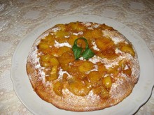 Персиковый пирог с карамельной глазурью